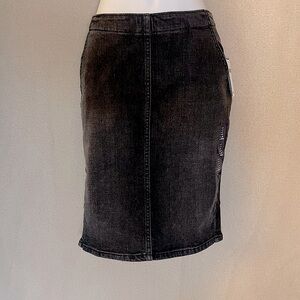 ☀️NWT Gap Black Denim Pencil Skirt - Size 2